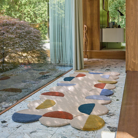 Alfombra abstracta de lana Mia Scallop Frame