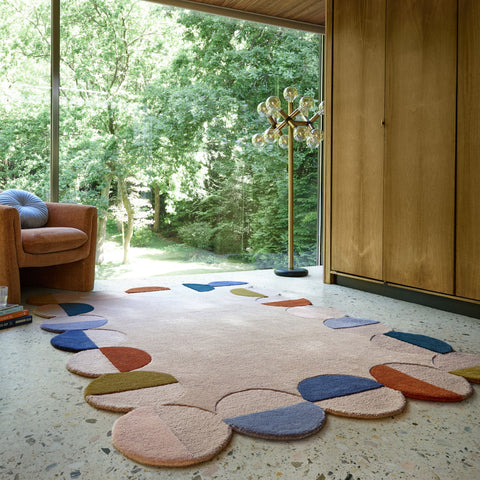 Alfombra abstracta de lana Mia Scallop Frame