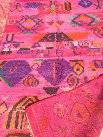 Alfombra Bereber Boujad Artesanal de Lana - Diseño Abstracto Rosa Fucsia