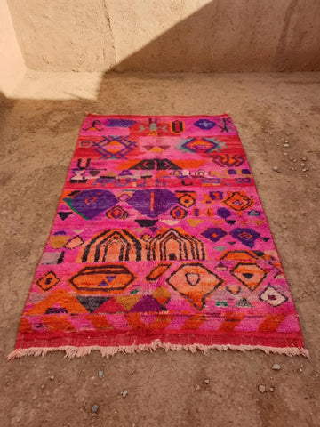 Alfombra Bereber Boujad Artesanal de Lana - Diseño Abstracto Rosa Fucsia